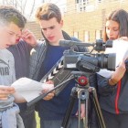Desde 2006, el programa municipal invita a las chicas y a los chicos a escribir, filmar y protagonizar los cortometrajes.