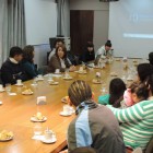 Jóvenes del CCB Tablada reunidos con la Intendenta de Rosario.