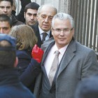 El veredicto en nada cambia el futuro de Baltasar Garzón, quien fue inhabilitado por once años acusado de prevaricación. Imagen: EFE