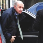 La defensa del ex presidente dijo que en diciembre de 2001 él trató de “salvar la institucionalidad”.