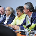 El abogado Slepoy (cent.) dio ayer una conferencia de prensa en Buenos Aires, en la que participó Pérez Esquivel. Imagen: Rafael Yohai