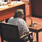 “Mover estas cosas es medio complicado”, logró decir Girard, ex militante de la JUP.