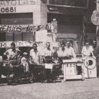 Lanzamiento de la primera rifa de la Biblioteca-1956