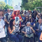 En la calle, sobrevivientes y familiares escucharon la sentencia del juicio ABO.