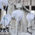 Intervención 'Manos que bordan memoria', homenaje a los desaparecidos y asesinados de Rosario en el marco de los #40años del último golpe de Estado.