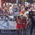La nutrida manifestación pasó por los Tribunales Federales de bulevar Oroño.