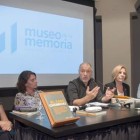 Rubén Chababo (en el centro) durante la presentación del libro